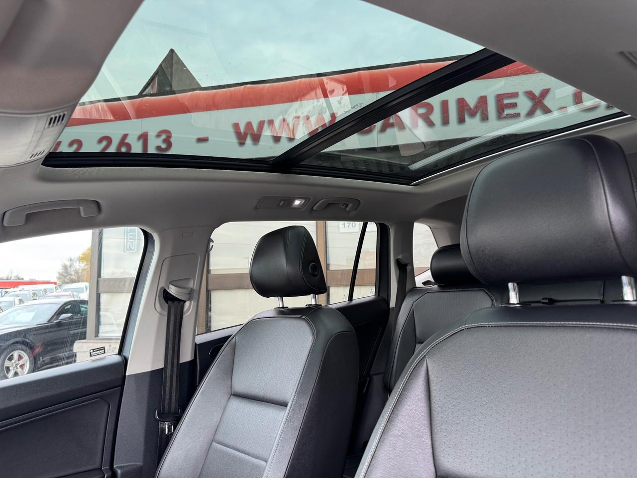 2018 Volkswagen Tiguan Comfortline 7 Passenger | AWD | Accident Free | Leather | Sunroof | Apple Car Play | Android Auto Photo