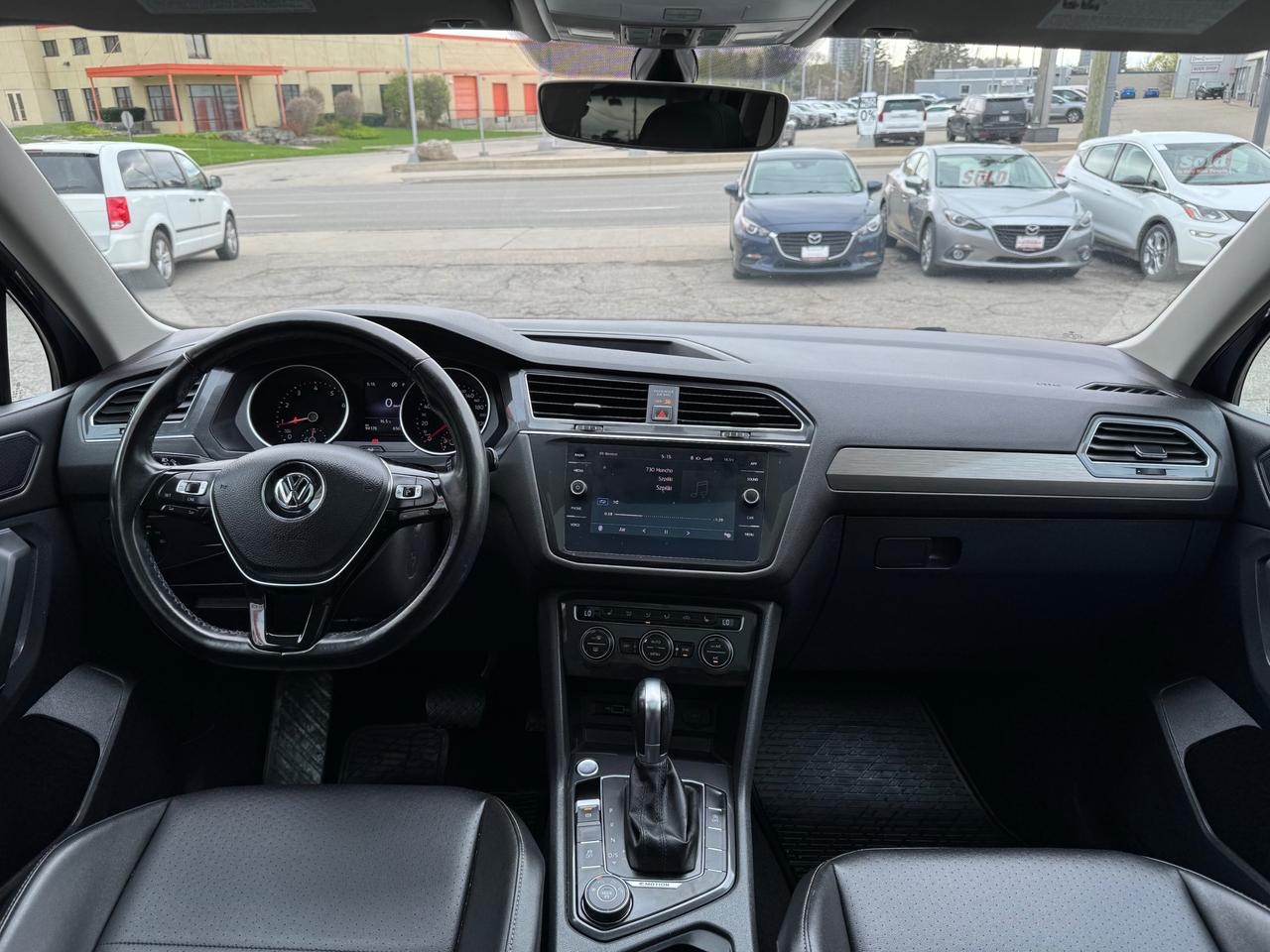 2018 Volkswagen Tiguan Comfortline 7 Passenger | AWD | Accident Free | Leather | Sunroof | Apple Car Play | Android Auto Photo