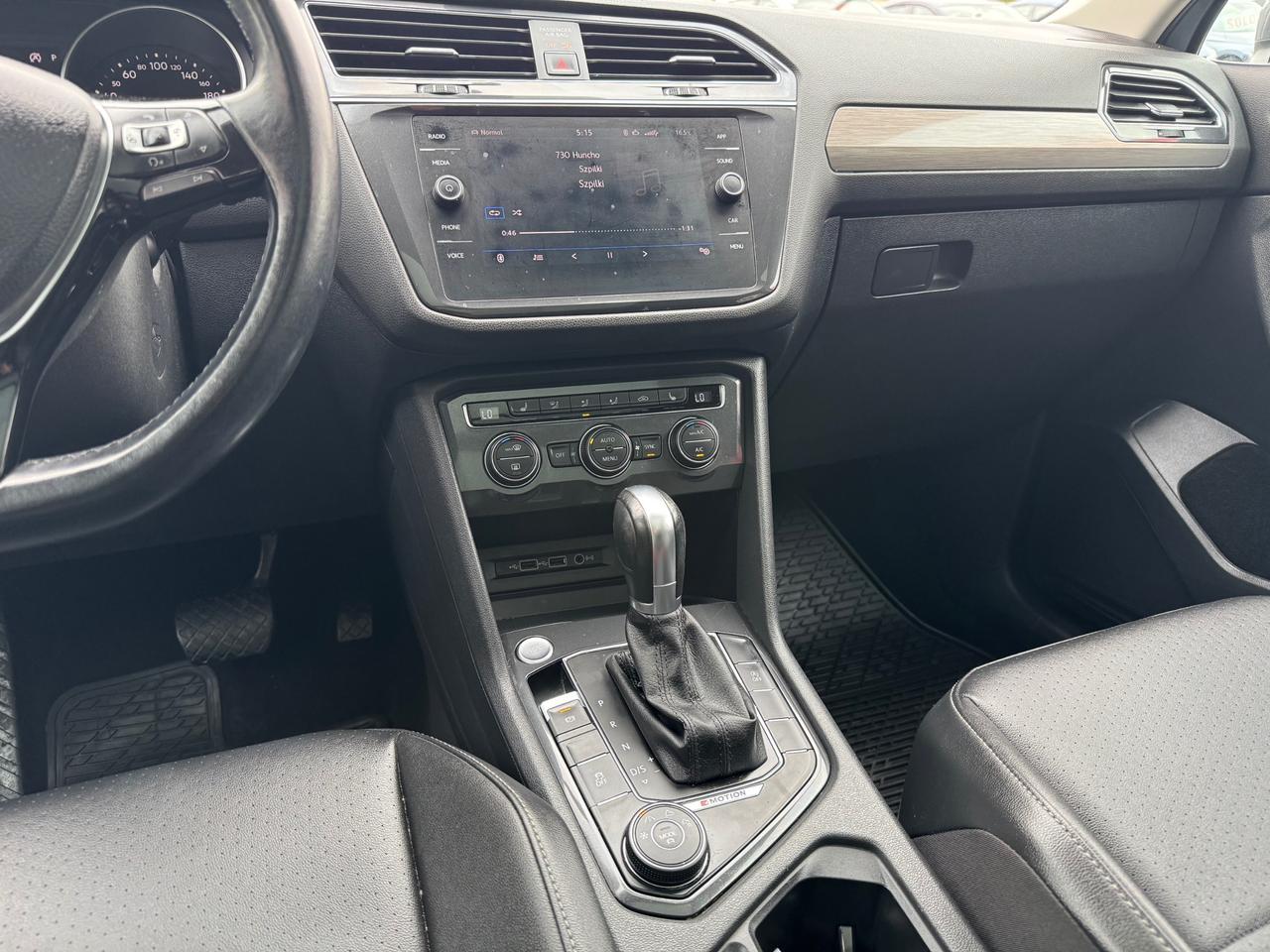 2018 Volkswagen Tiguan Comfortline 7 Passenger | AWD | Accident Free | Leather | Sunroof | Apple Car Play | Android Auto Photo