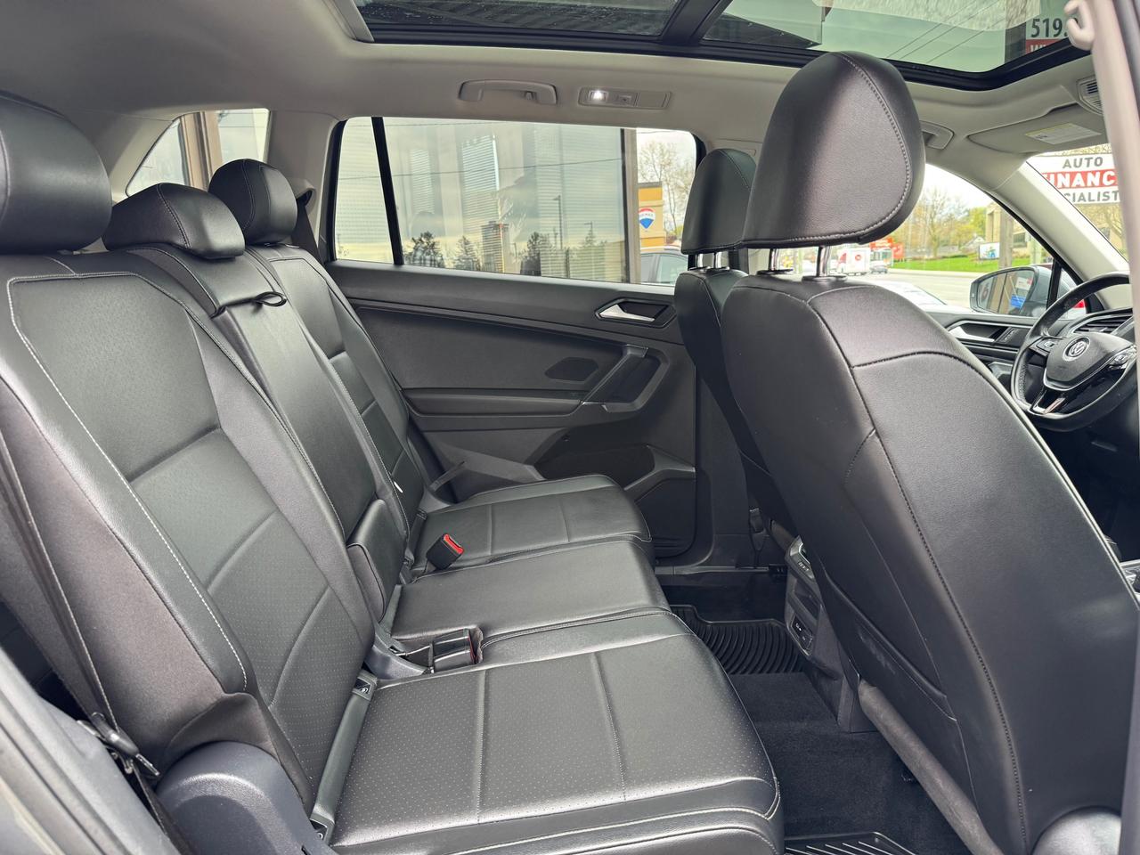 2018 Volkswagen Tiguan Comfortline 7 Passenger | AWD | Accident Free | Leather | Sunroof | Apple Car Play | Android Auto Photo