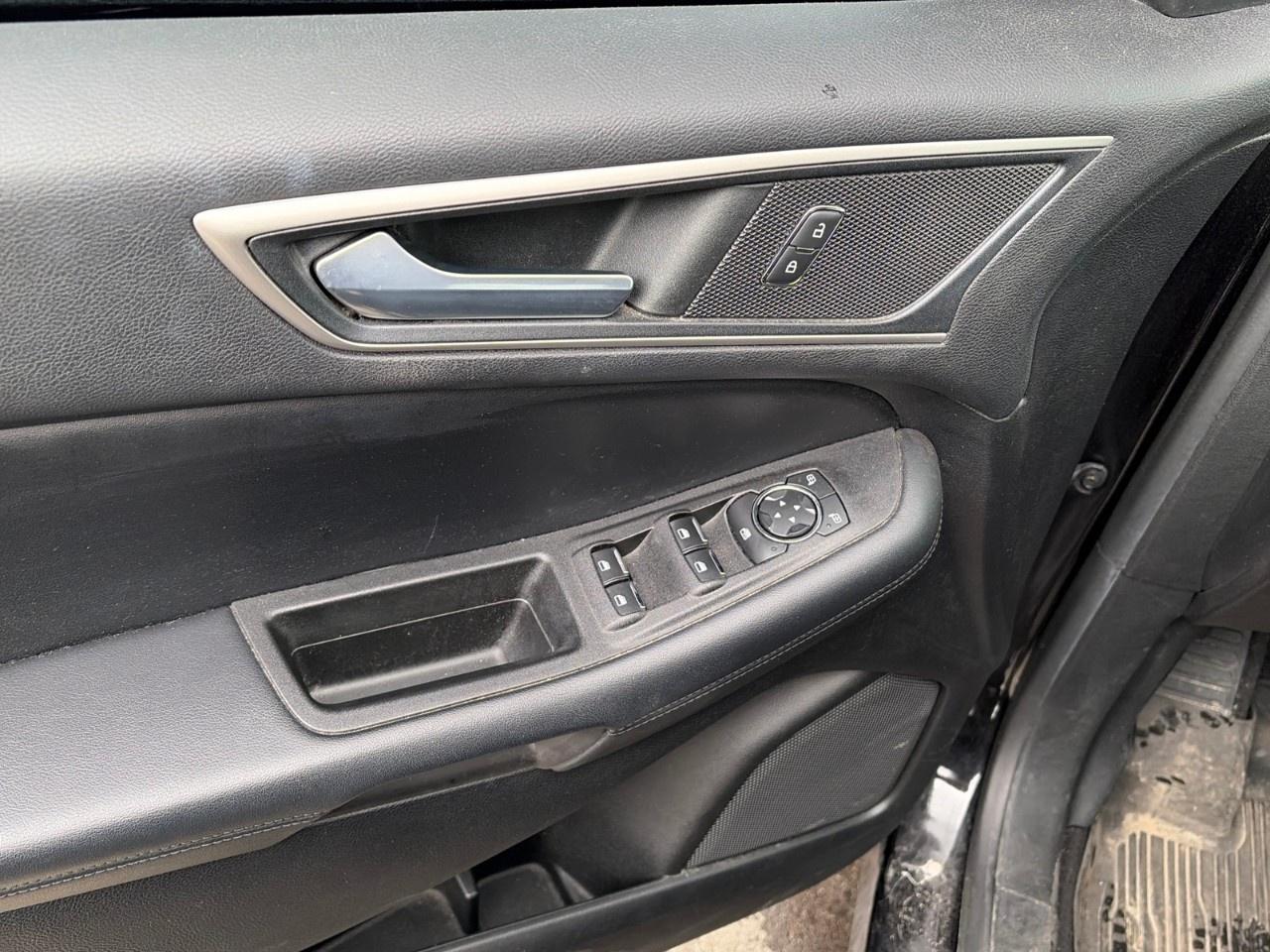 2022 Ford Edge SEL AWD Photo