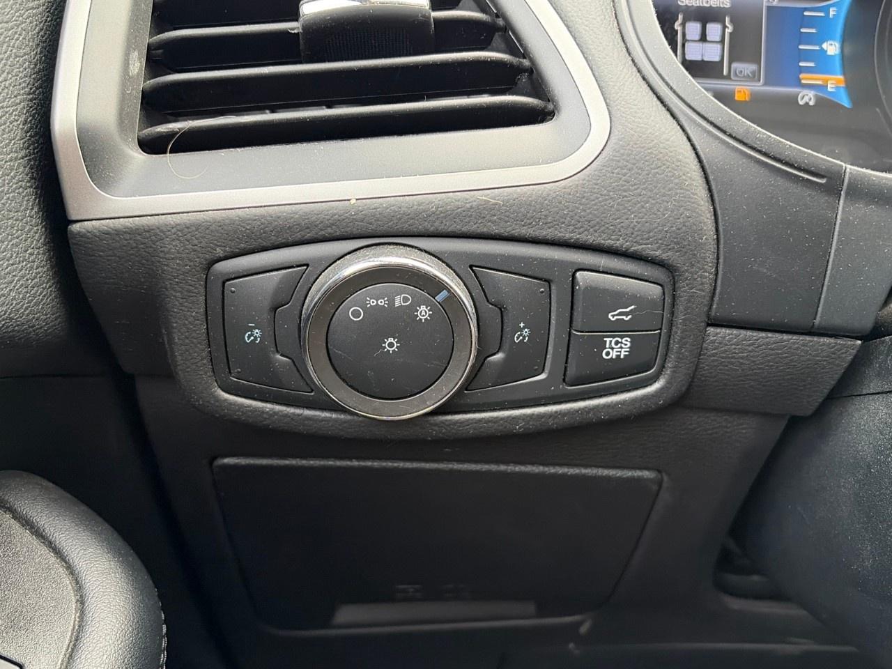 2022 Ford Edge SEL AWD Photo