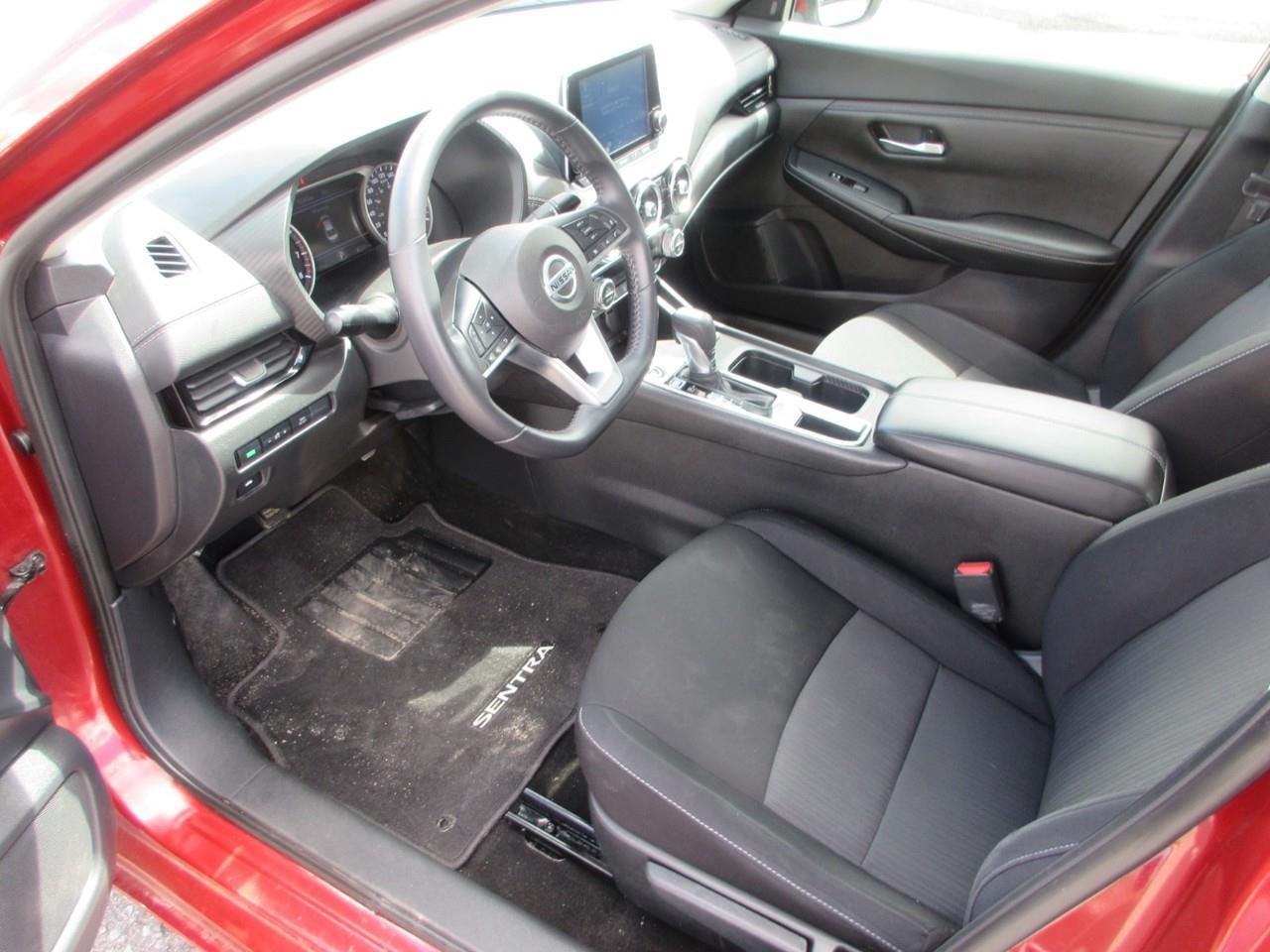 2021 Nissan Sentra SV Photo