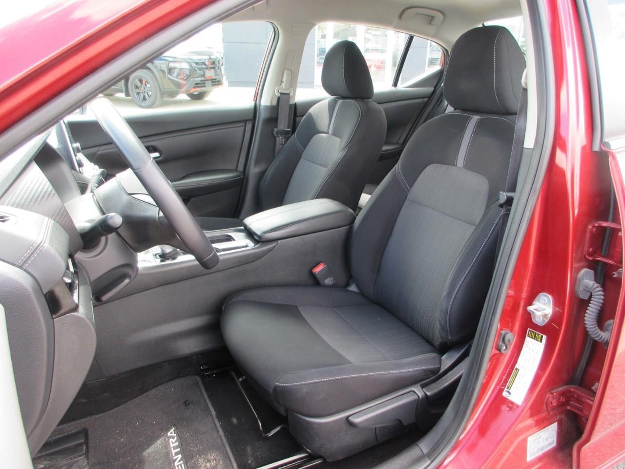 2021 Nissan Sentra SV Photo