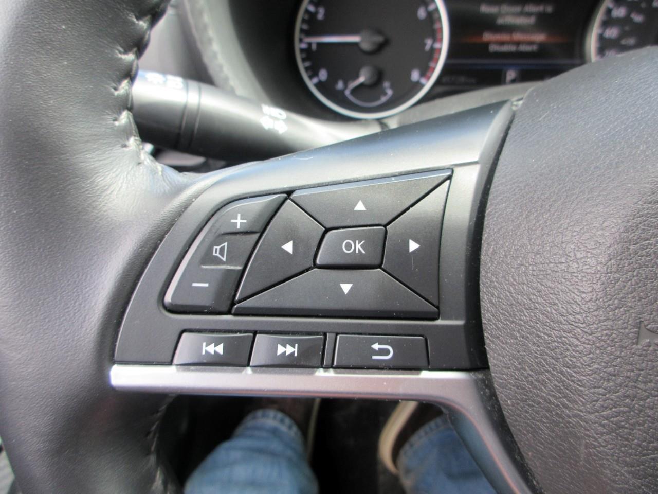 2021 Nissan Sentra SV Photo