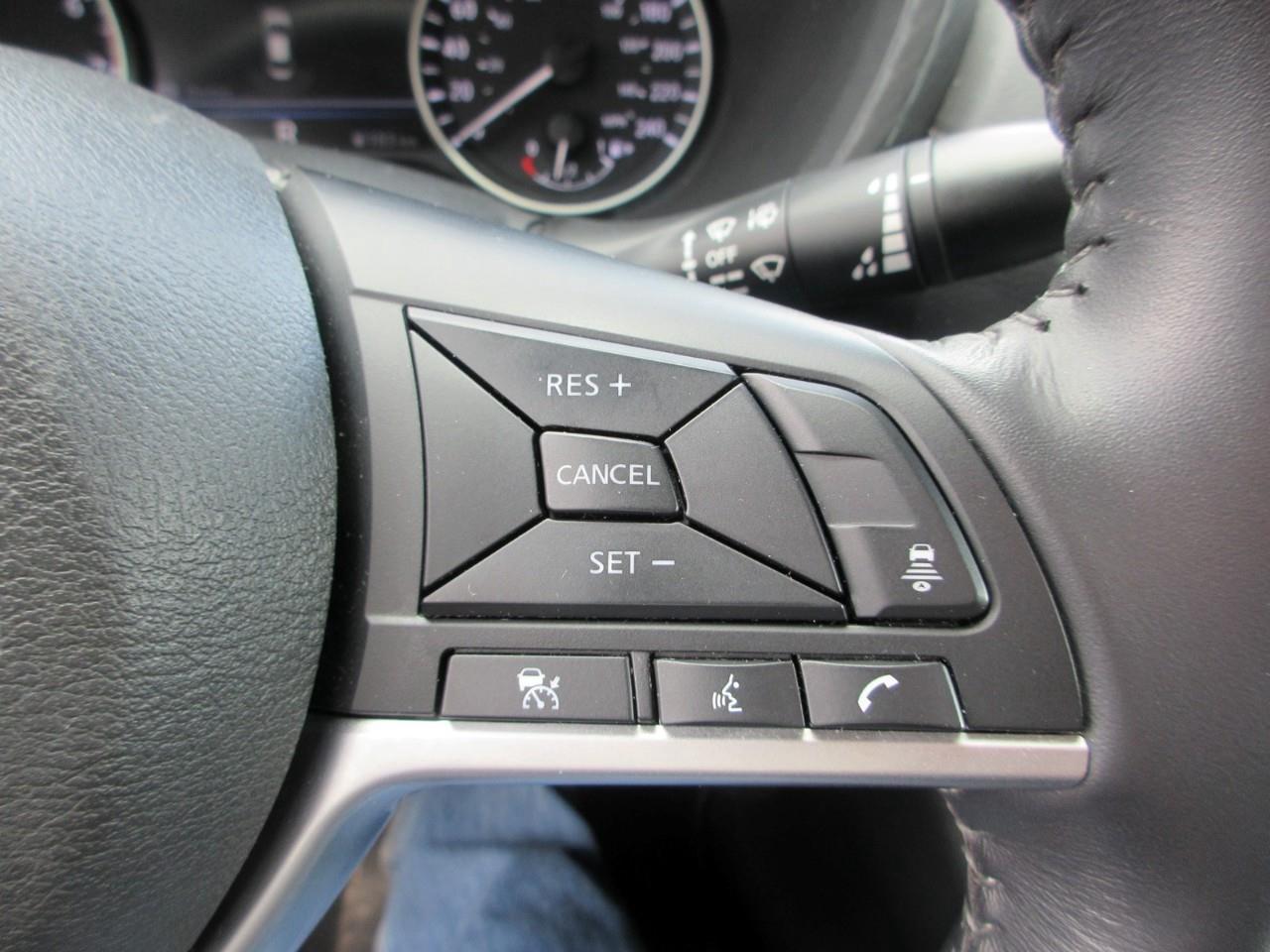2021 Nissan Sentra SV Photo