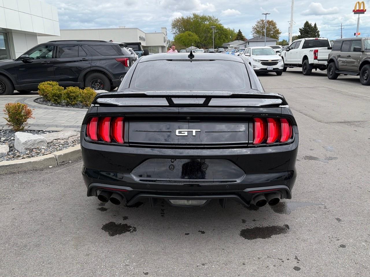 2023 Ford Mustang GT Premium Fastback Photo3