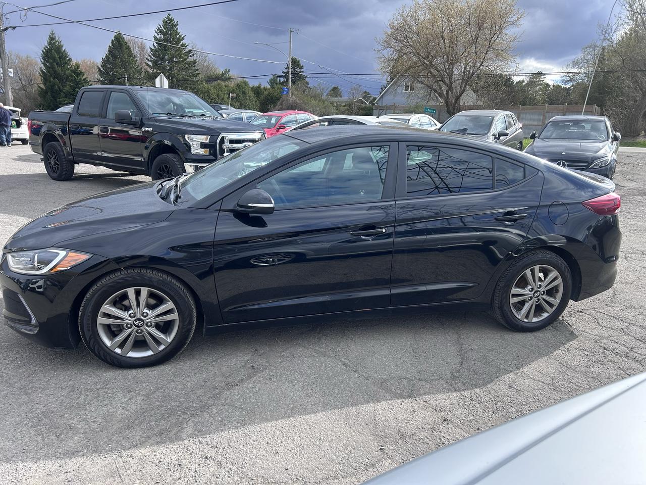 2017 Hyundai Elantra GL- REBUILT TITLE Photo2