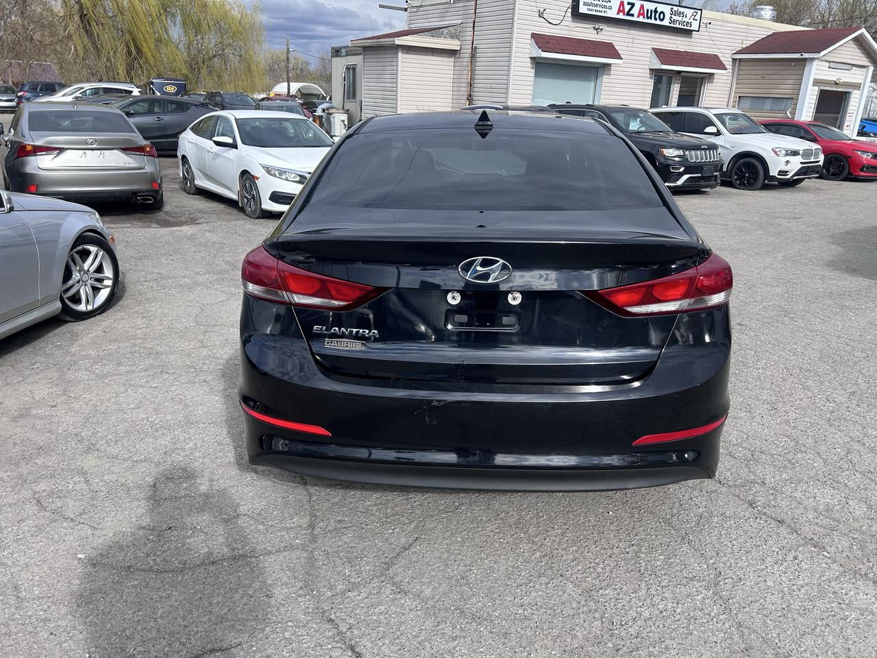 2017 Hyundai Elantra GL- REBUILT TITLE Photo4