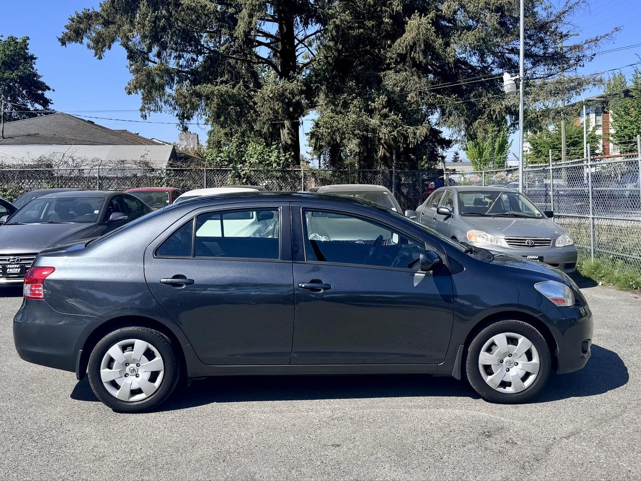 2012 Toyota Yaris FINANCING AVAILABLE Photo4
