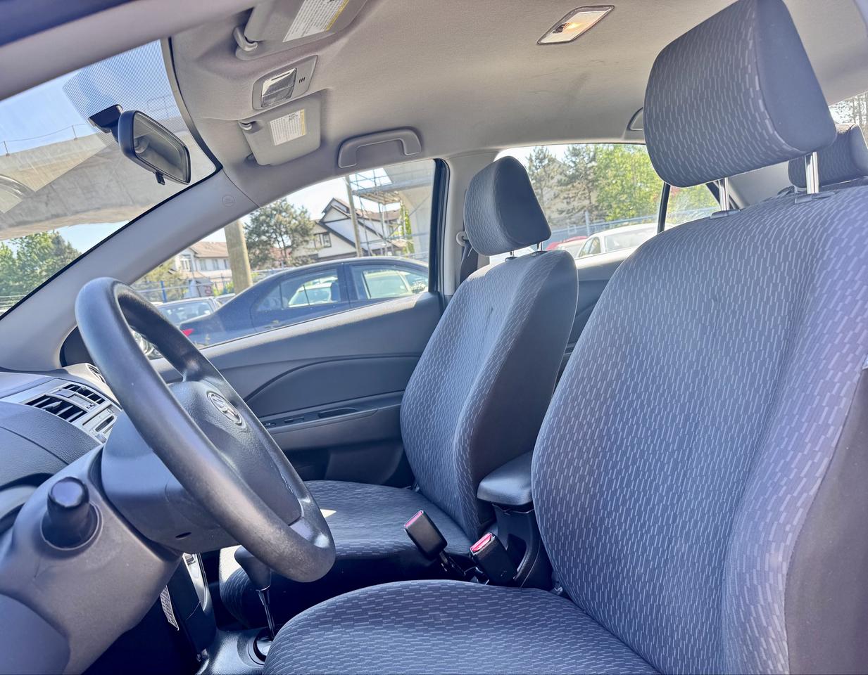 2012 Toyota Yaris FINANCING AVAILABLE Photo9
