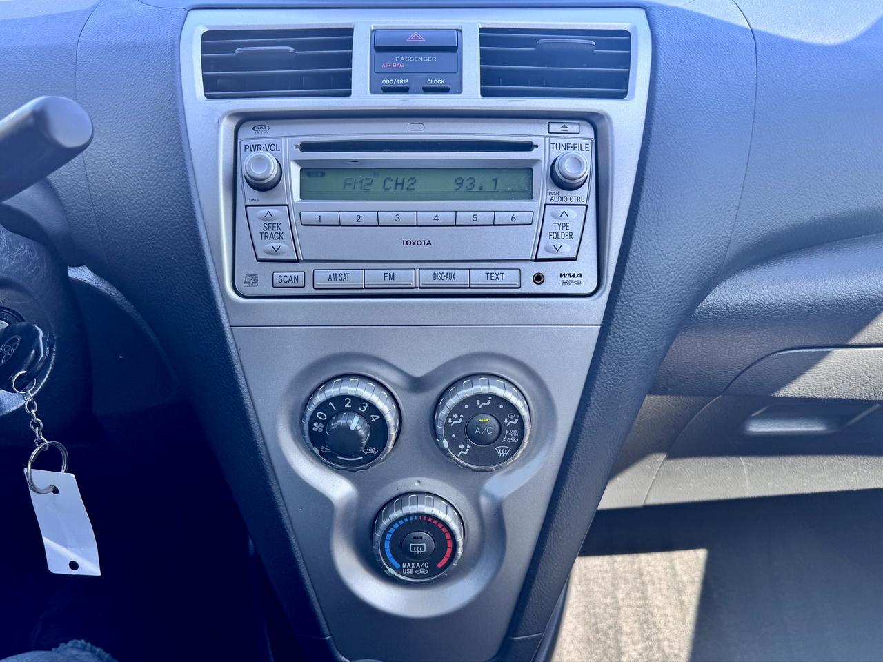 2012 Toyota Yaris FINANCING AVAILABLE Photo13