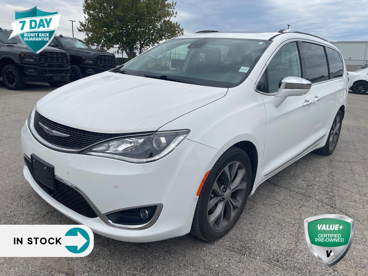2018 Chrysler Pacifica Limited HEATED/VENTED LEATHER SEATS | APPLE CARPLAY/ANDROI Photo0