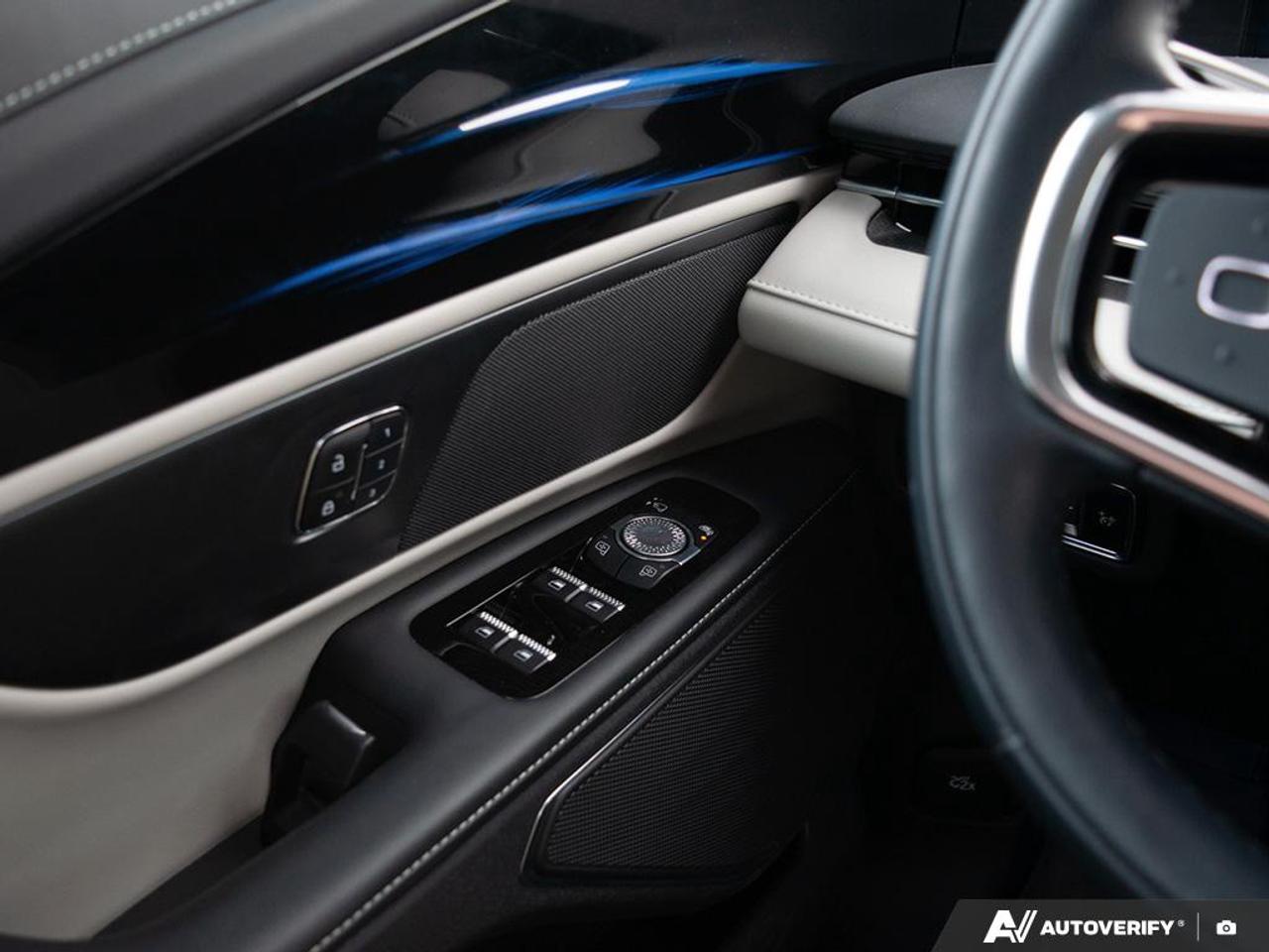 2025 Lincoln Nautilus Premiere HEATED SEATS & STEERING | WIRELESS CHARGING Photo