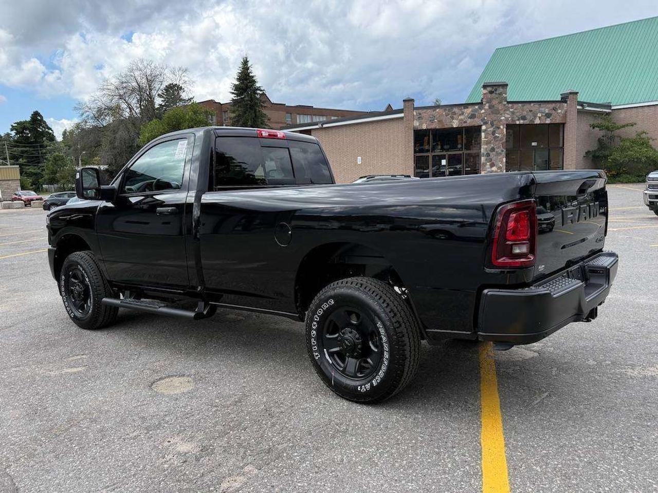 2026 RAM 3500 Tradesman 4x4 Photo4