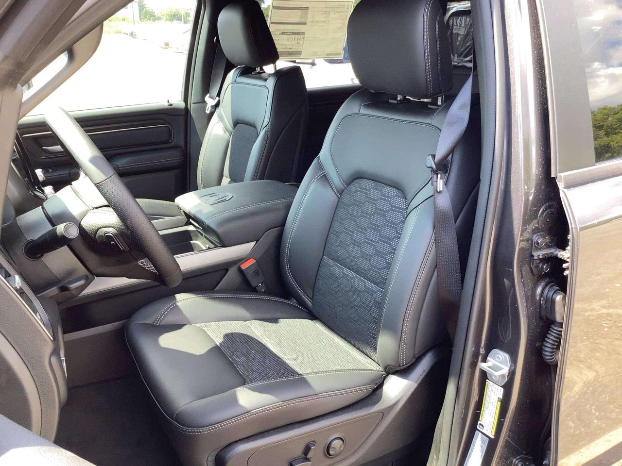 2026 RAM 1500 SPORT | Pano Roof | Sport Hood | 12" Touchscreen Photo