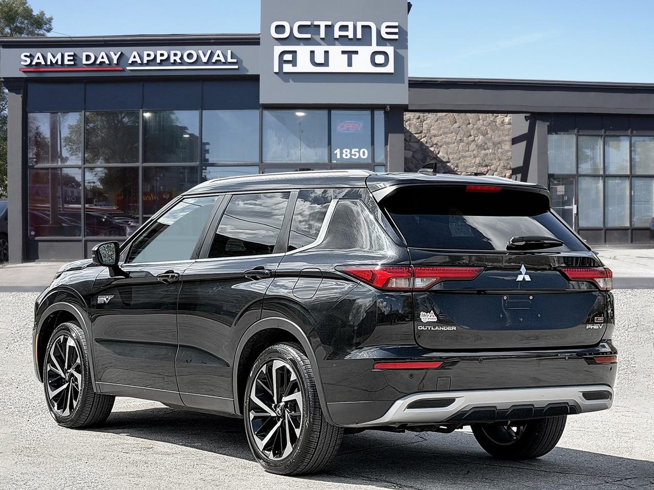 2023 Mitsubishi Outlander Phev SEL S-AWC Photo3