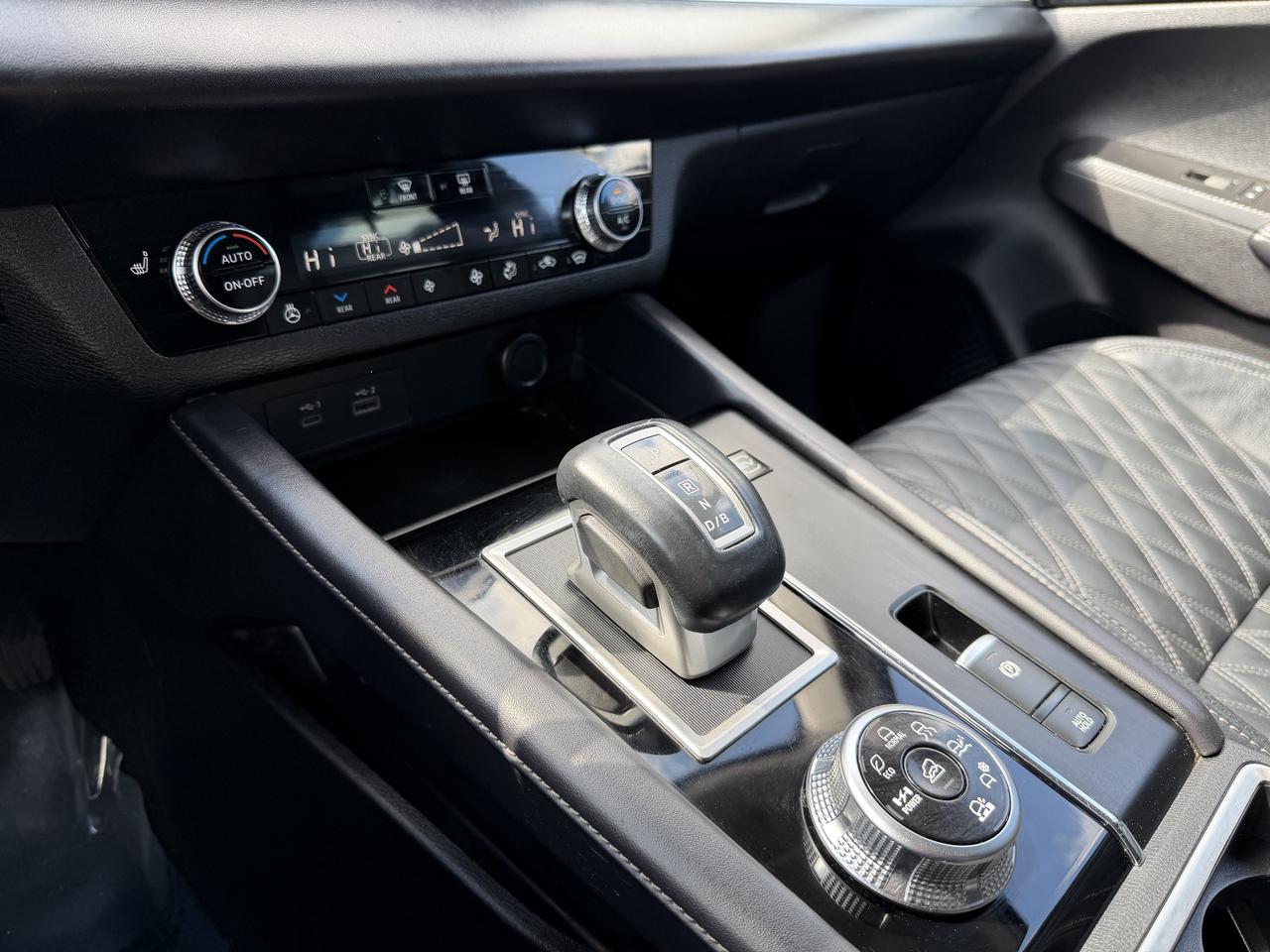2023 Mitsubishi Outlander Phev SEL S-AWC Photo
