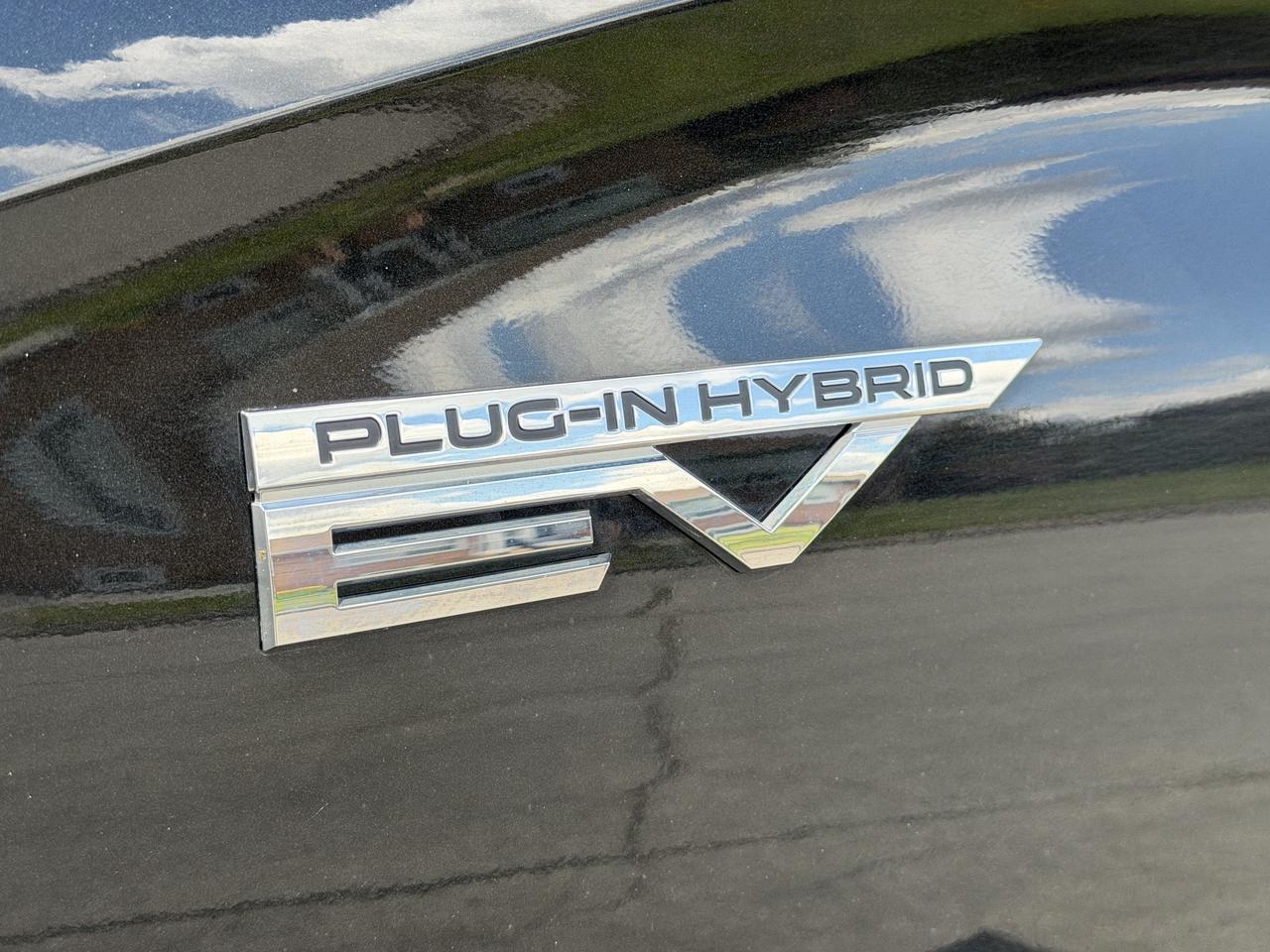 2023 Mitsubishi Outlander Phev SEL S-AWC Photo