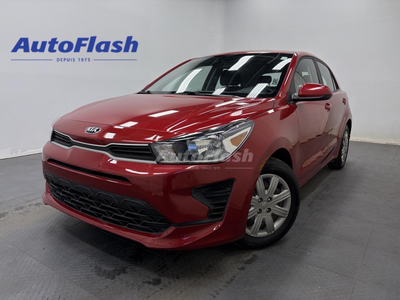 +Bluetooth 
+Cam&eacute;ra de recul / Backup camera 
+Commandes de radio au volant / Steering wheel audio controls 
+R&eacute;gulateur de vitesse  / Cruise control 
+Si&egrave;ges chauffants / Heated seats 
+V&eacute;rifi&eacute; par Carfax / Carfax verified
+Kilom&eacute;trage certifi&eacute; / Certified kilometers
+Historique dentretien / Maintenance history
+Protection m&eacute;canique disponible / Mechanical protection available



Visitez notre page Google pour voir tous les commentaires positifs que nos clients nous laissent.
 
Financement rapide et facile, 1ere, 2e et 3e chances au cr&eacute;dit, approbation en 30 minutes, taux dacceptation tr&egrave;s &eacute;lev&eacute;. 

Essayez notre demande de cr&eacute;dit s&eacute;curis&eacute; en ligne, sans obligation! 

Nous sommes les sp&eacute;cialistes des autos, fourgonnettes, VUS, 4x4, et les camions l&eacute;gers jusqu&agrave; une tonne. 

*Seulement le nettoyage de base du v&eacute;hicule, fait par un sous-traitant, est inclus. Pour un perfectionnement de lesth&eacute;tique int&eacute;rieur/ext&eacute;rieur, dont une d&eacute;contamination de la peinture, des retouches de peinture, faites par nos experts en esth&eacute;tique, une somme de 249$ sera ajout&eacute;e &agrave; votre facture. Aussi disponible, loption dimmatriculer la voiture sur place, qui vous permet d&eacute;pargner du temps et le co&ucirc;t de 25$ du transit temporaire.

*************

Since 1975 AutoFlash has offered the best price-quality and excellent service. 

Visit our Google page to read all the nice things our clients have to say about us.

We have financing for all credit situations. 1st 2nd 3rd chance credit with an excellent approval rate!

Try our secured online credit application any time, with no obligation! 

We specialize in all brands, makes and models. Whether you need a car, truck, SUV or minivan, we can help you.

And if we dont have it, well find it for you!

*Only the basic cleaning of the vehicle, done by a subcontractor, is included in the advertised price. For a complete interior/exterior detailing, done by our esthetic specialists, which includes a complete paint decontamination and paint touch-ups if needed, an amount of 249$ will be added to your invoice. Also available, in-house licensing, which allows you to save the $25 for a temporary Transit.