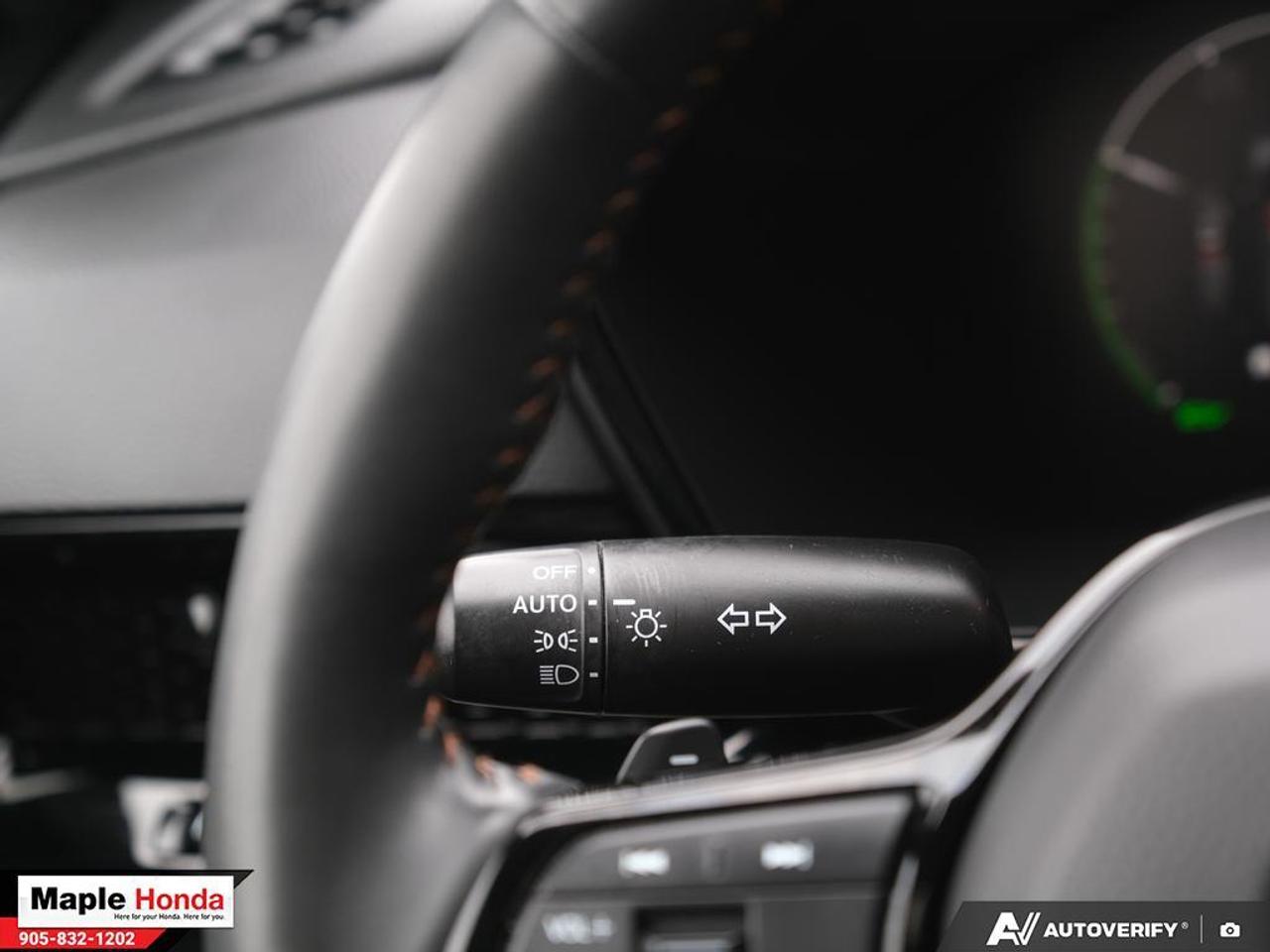 2024 Honda CR-V Hybrid Leather Seats| Navigation| Heated Seats| Sunroof| Photo