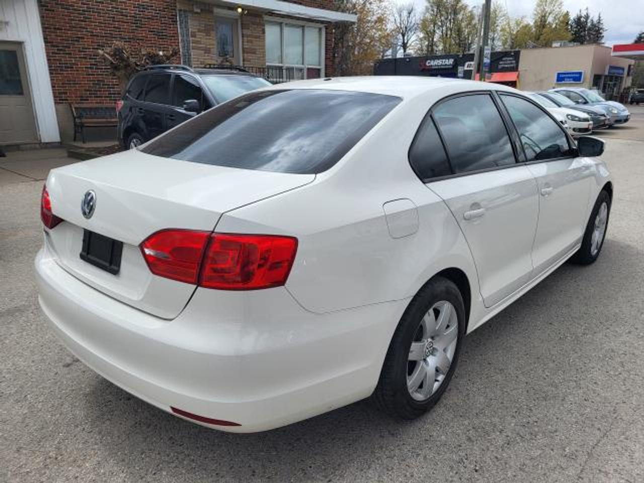 2014 Volkswagen Jetta Trendline Photo2