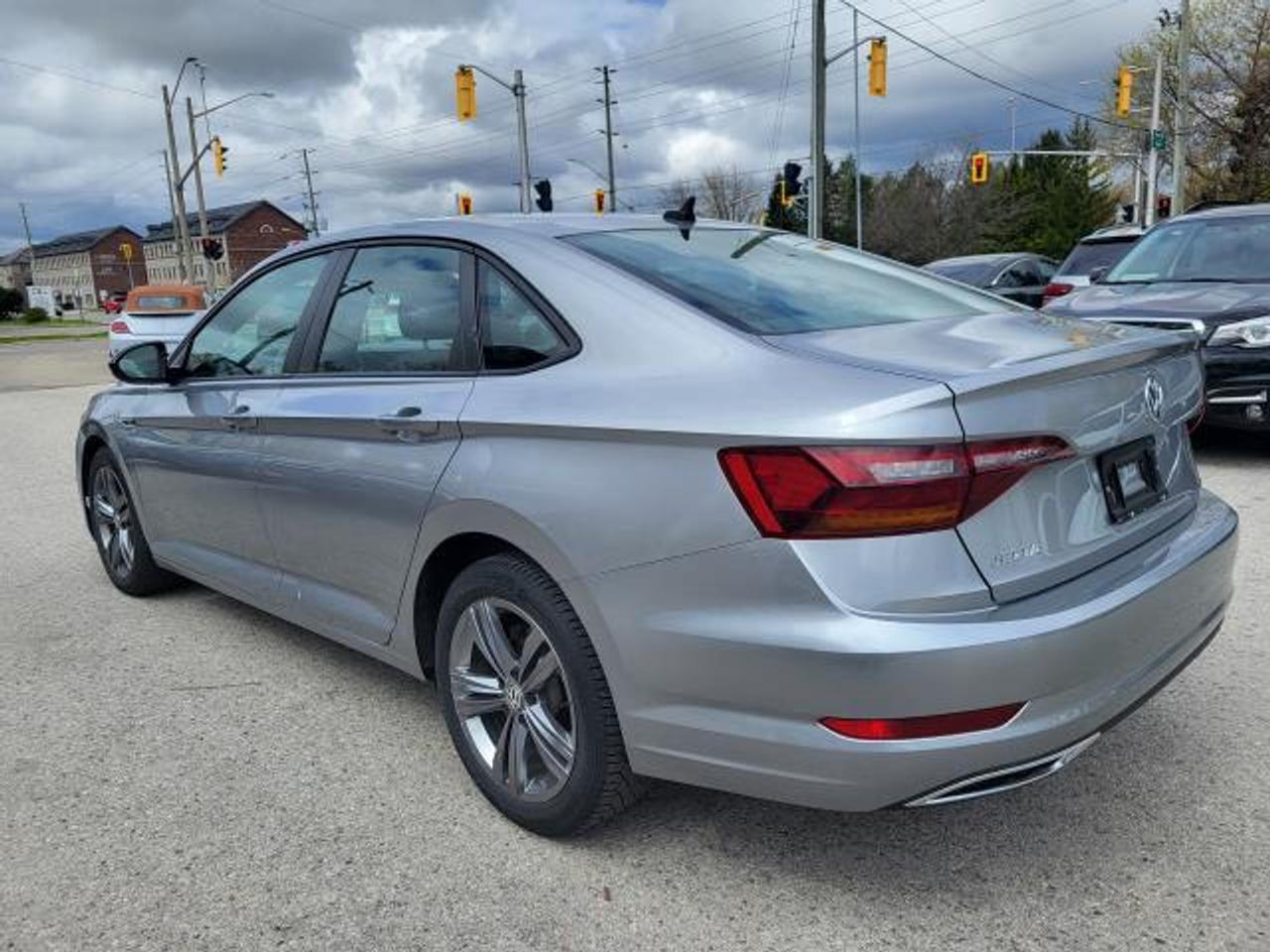 2019 Volkswagen Jetta RLINE Photo3