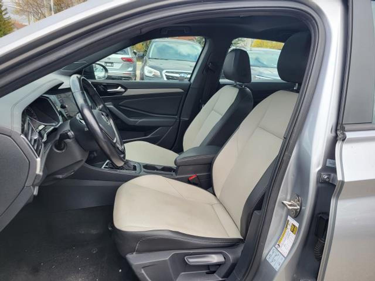 2019 Volkswagen Jetta RLINE Photo