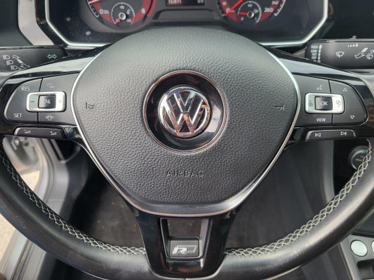 2019 Volkswagen Jetta RLINE Photo