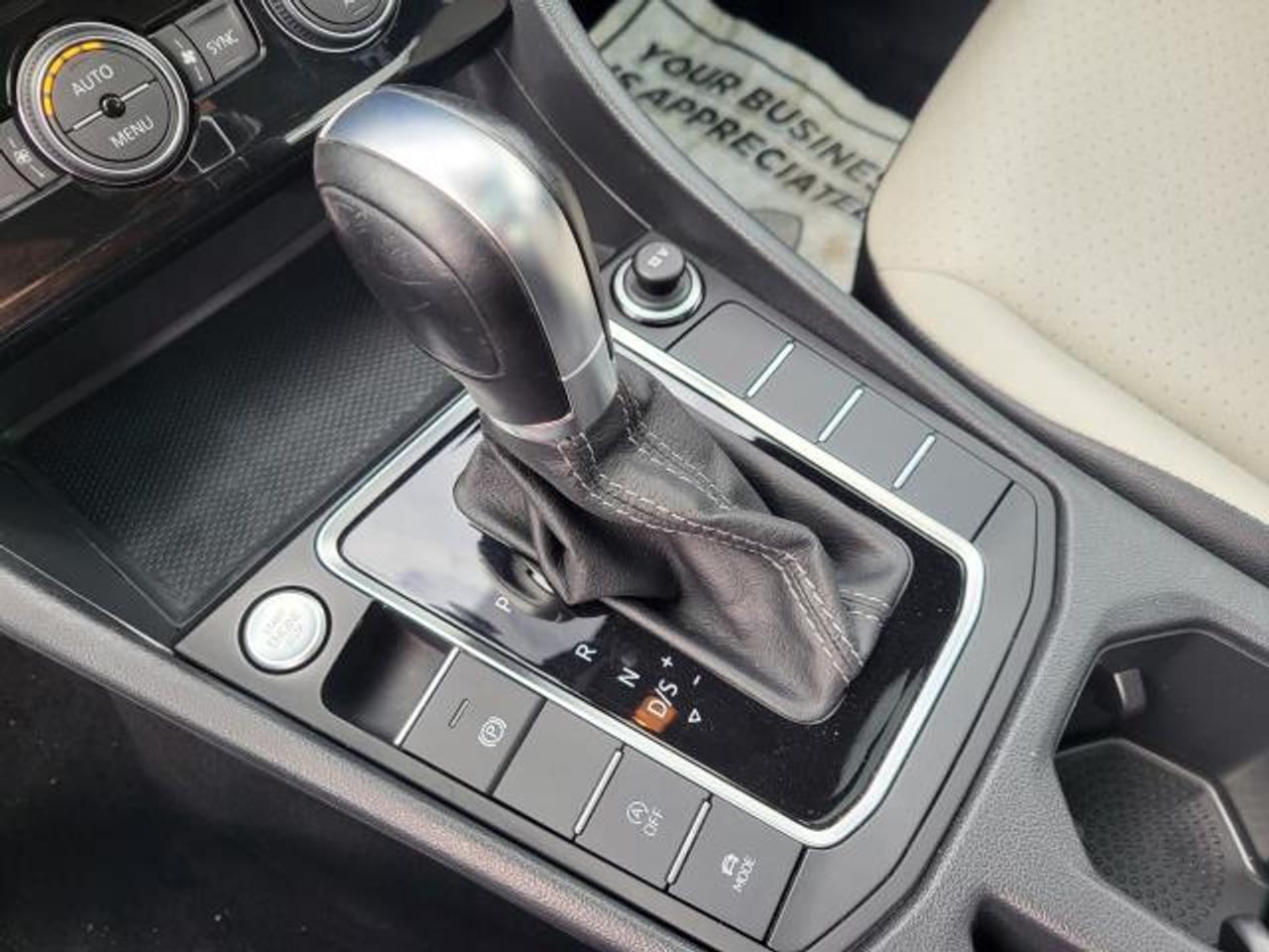 2019 Volkswagen Jetta RLINE Photo