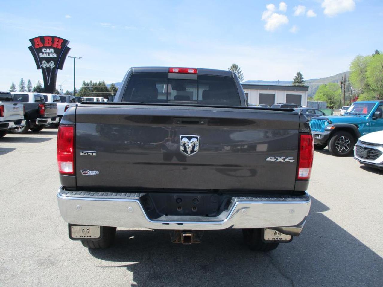 2016 RAM 3500 SLT Crew Cab 4WD - Photo #7