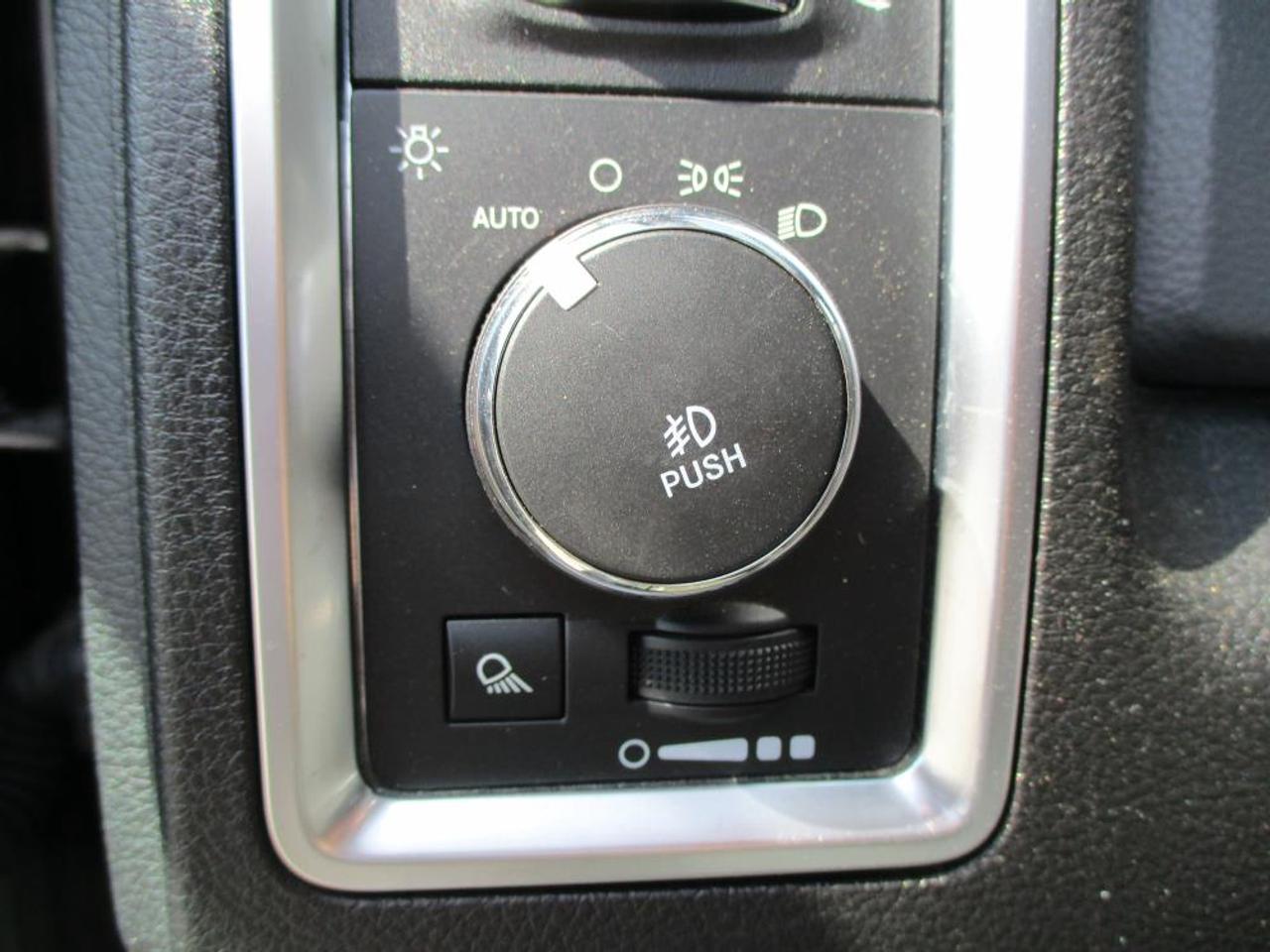 2016 RAM 3500 SLT Crew Cab 4WD Photo