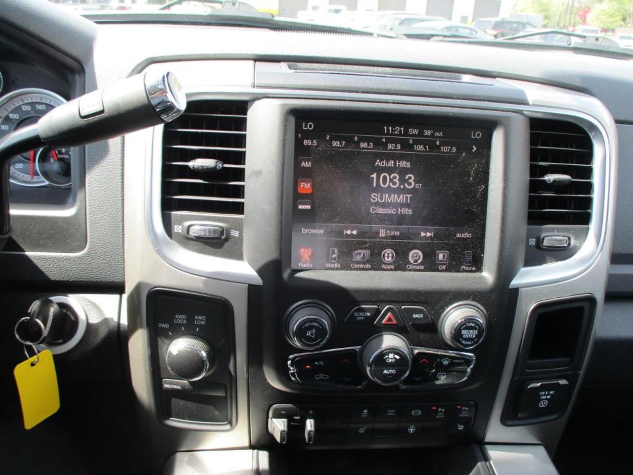 2016 RAM 3500 SLT Crew Cab 4WD Photo
