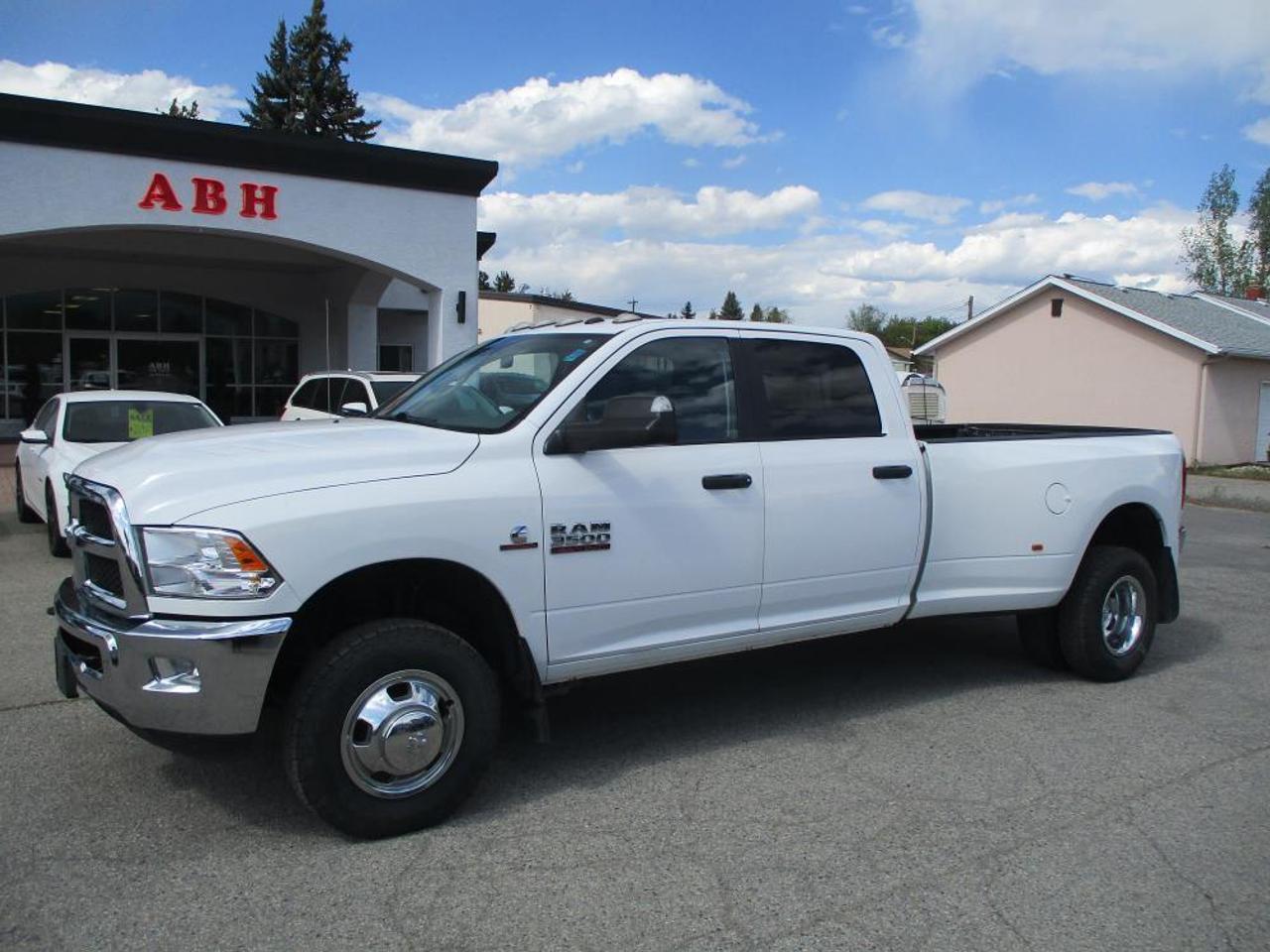 2018 RAM 3500 SLT CREW DUALLY 4X4 - Photo #1