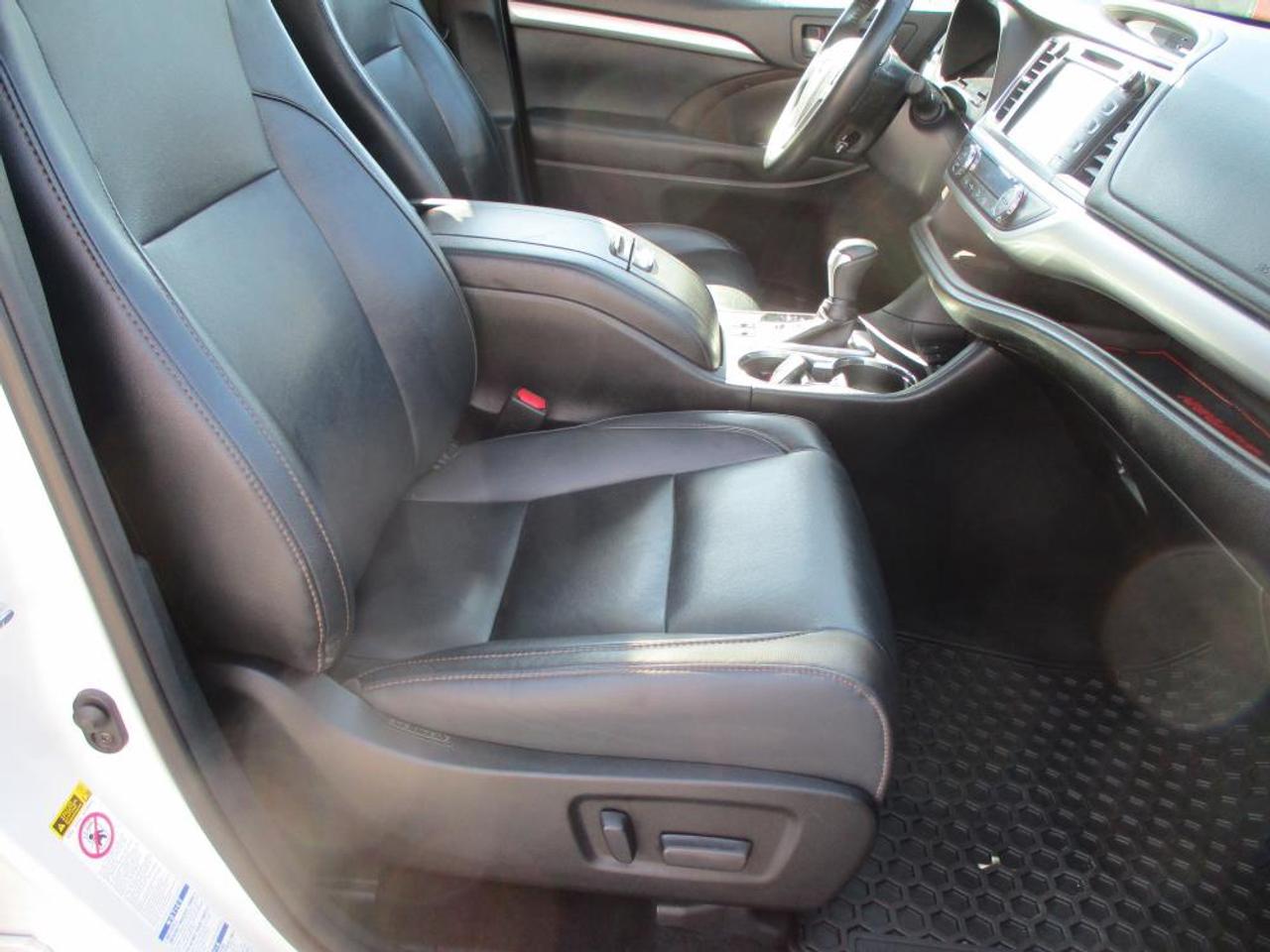 2019 Toyota Highlander XLE AWD - Photo #14