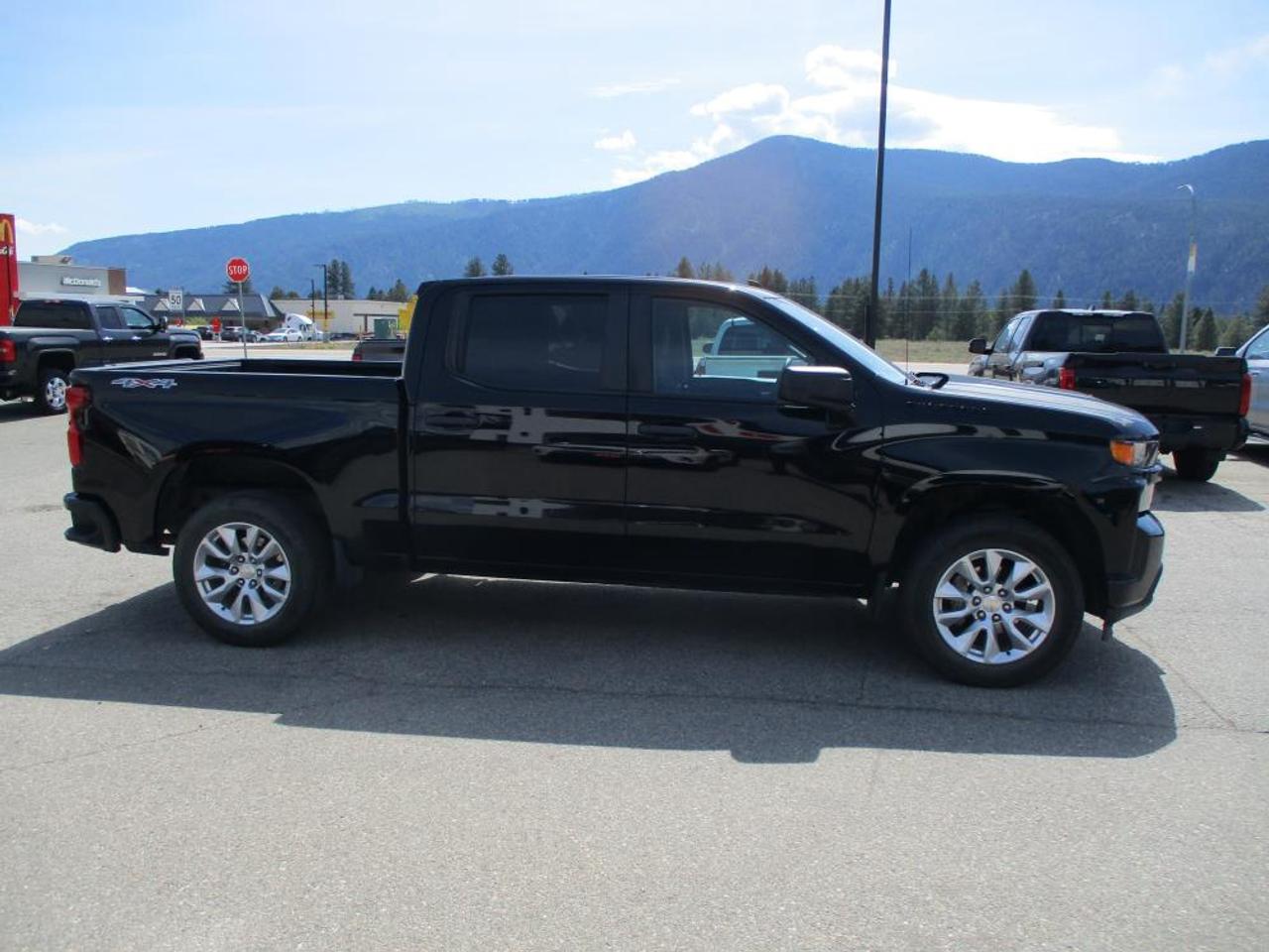 2021 Chevrolet Silverado 1500 Custom Crew Cab 4X4 Photo