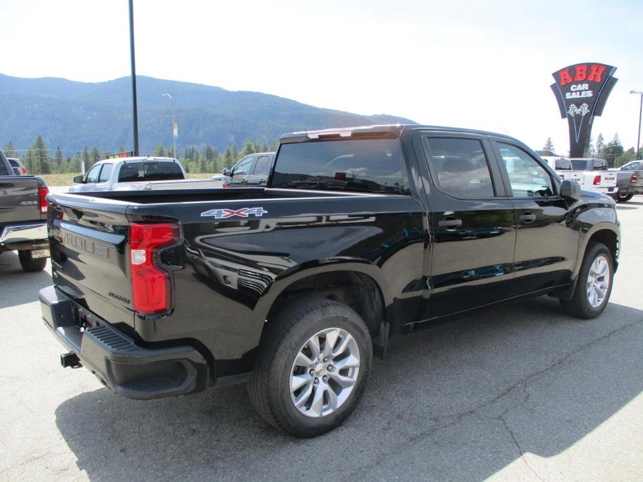 2021 Chevrolet Silverado 1500 Custom Crew Cab 4X4 Photo