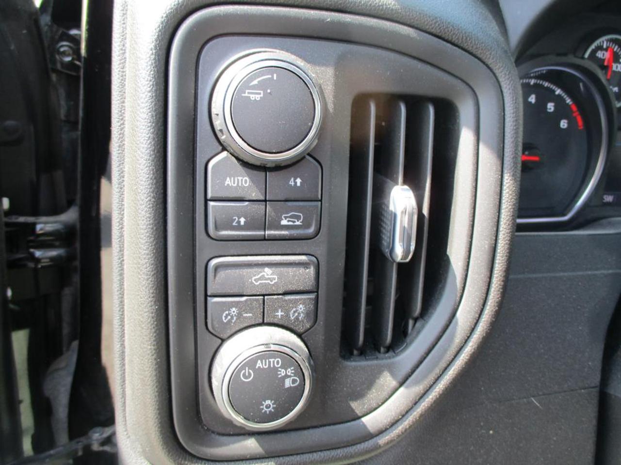 2021 Chevrolet Silverado 1500 Custom Crew Cab 4X4 - Photo #10
