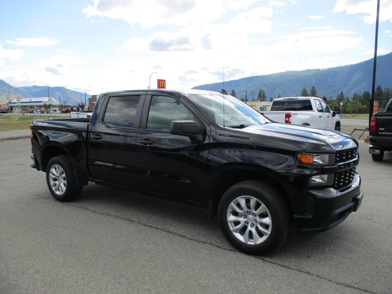 2021 Chevrolet Silverado 1500 Custom Crew Cab 4X4 - Photo #4