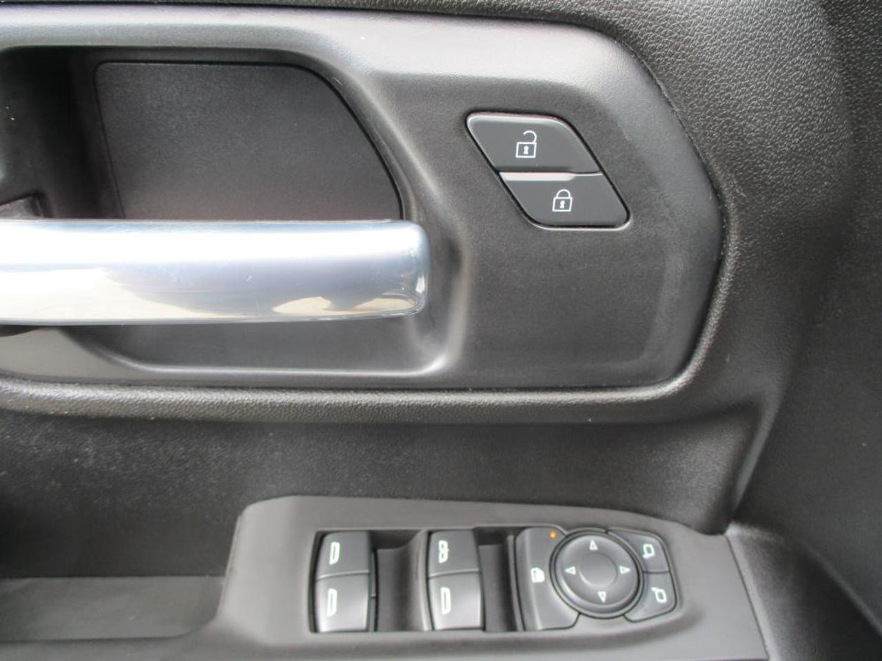 2021 Chevrolet Silverado 1500 Custom Crew Cab 4X4 - Photo #10