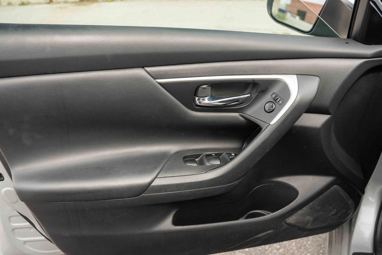 2016 Nissan Altima 2.5 Photo