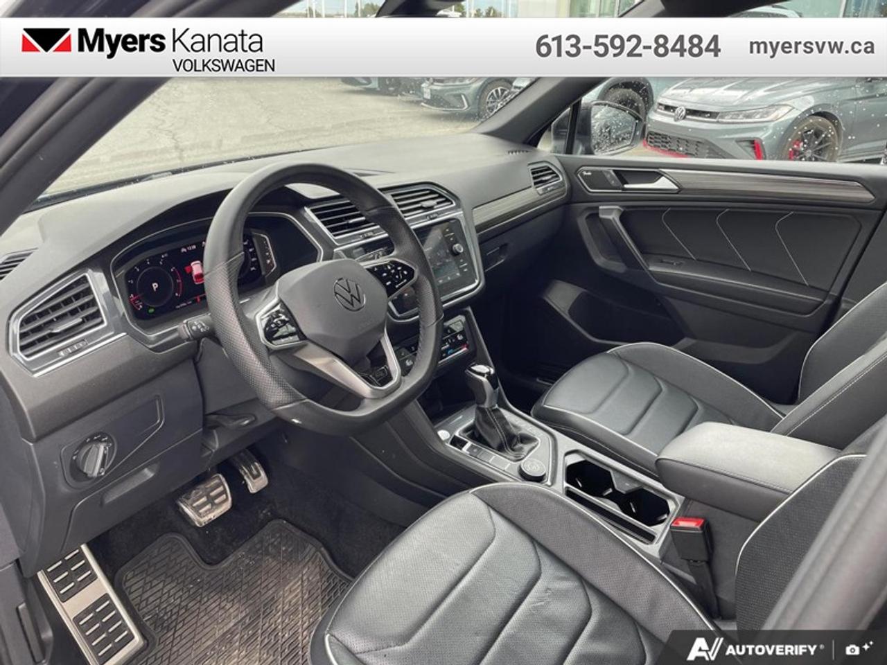 2024 Volkswagen Tiguan Highline R-Line  - Leather Seats Photo