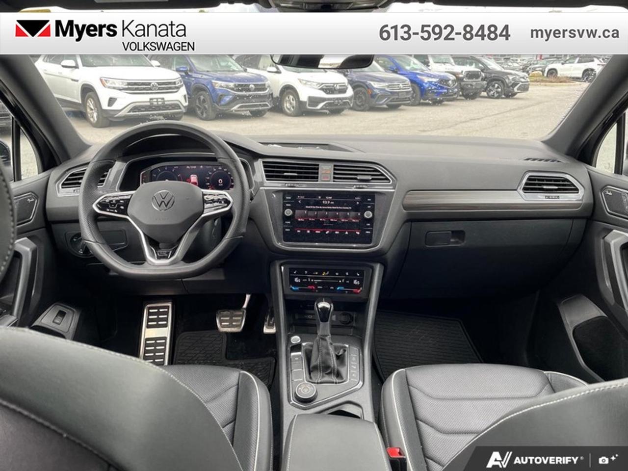 2024 Volkswagen Tiguan Highline R-Line  - Leather Seats Photo