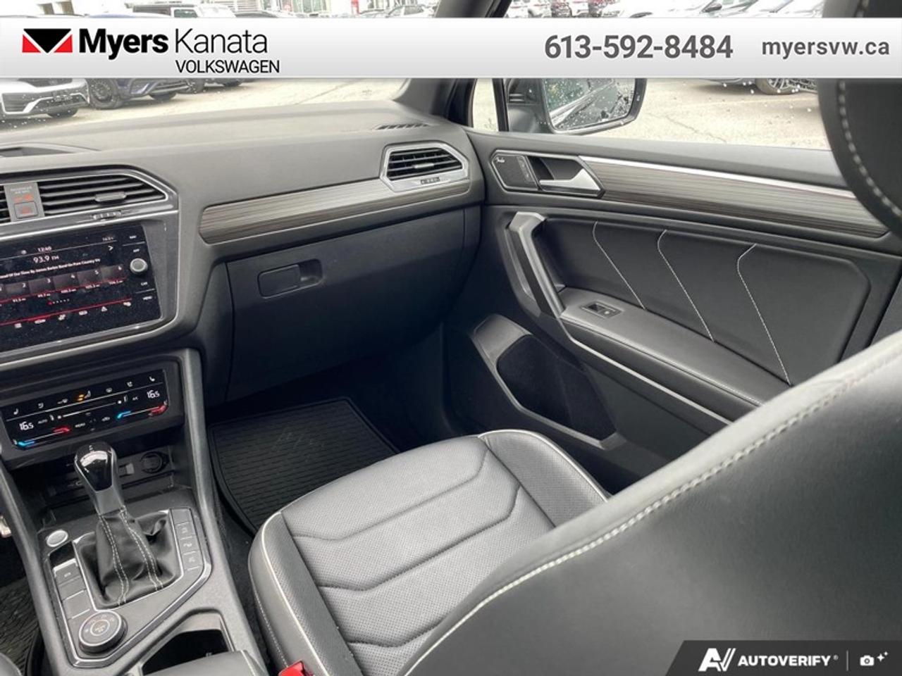 2024 Volkswagen Tiguan Highline R-Line  - Leather Seats Photo