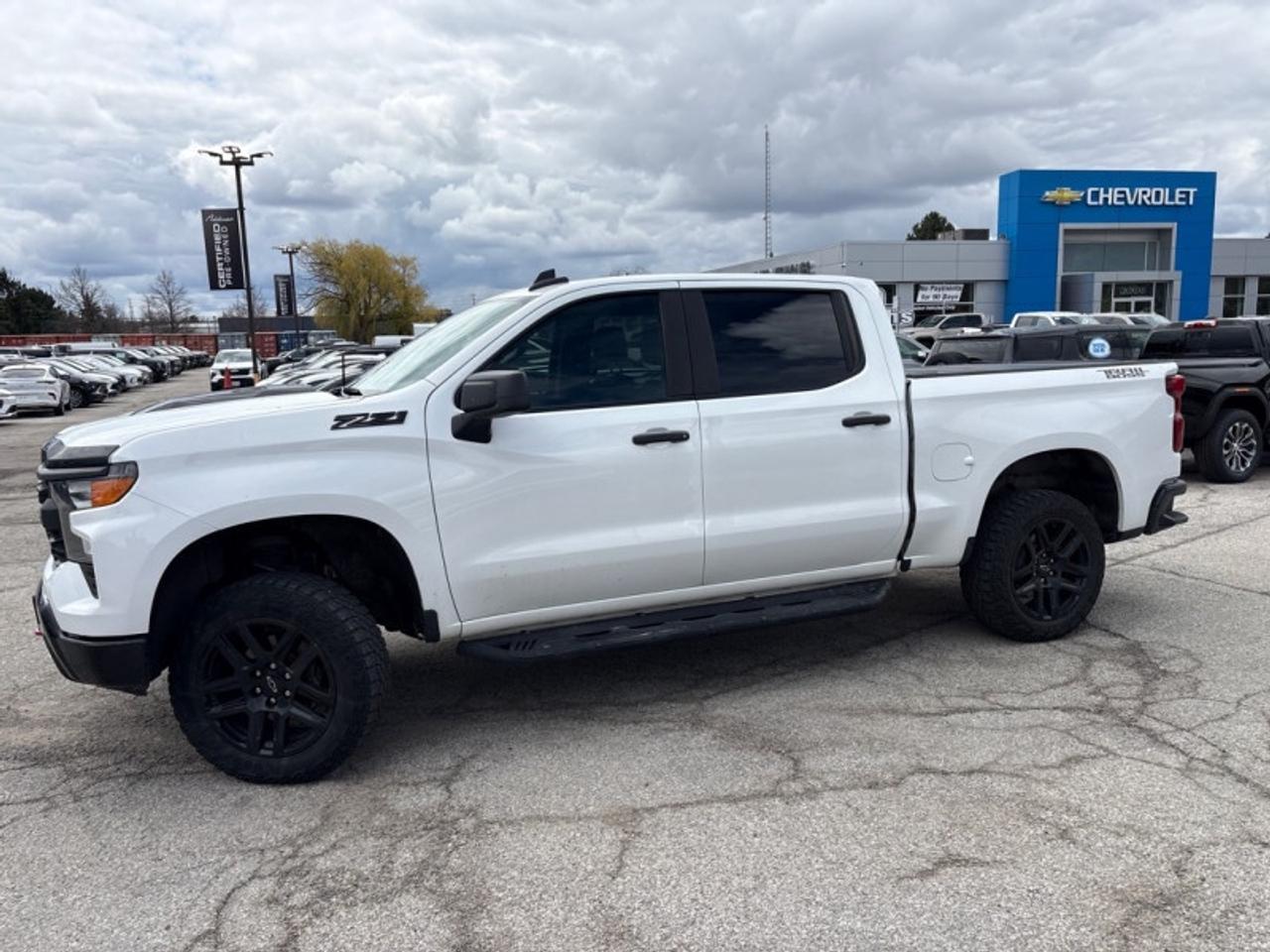 2022 Chevrolet Silverado 1500 Custom Trail Boss Photo3