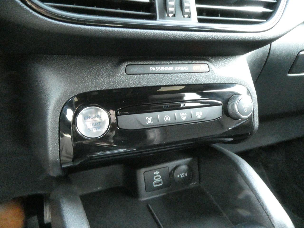 2025 Ford Escape ST-Line | Heated Seats | Backup Cam | Photo