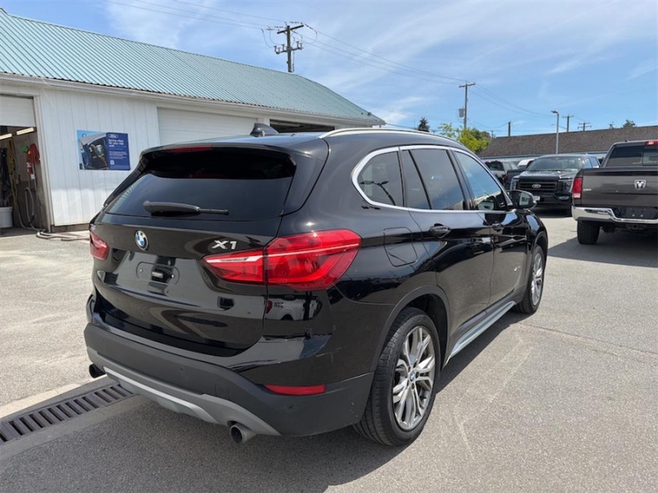 2017 BMW X1 xDrive28i  - Power Liftgate -  Heated Seats Photo4