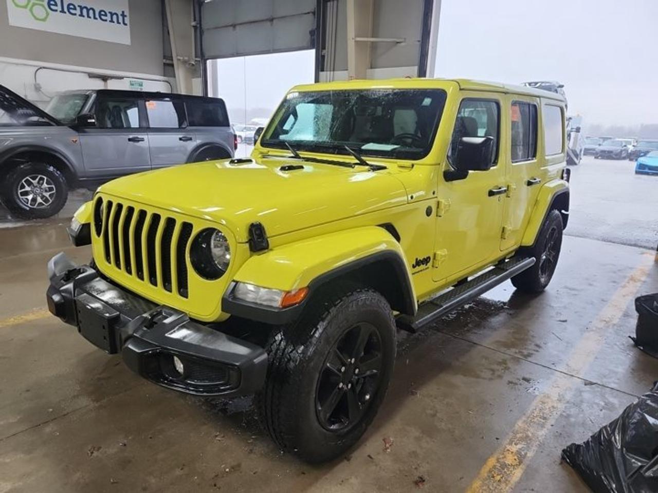 2023 Jeep Wrangler Sahara Altitude 4x4 | V6 | Leather | Heated Seats + Steering | Remote Start | Dual Top | and More ! Photo