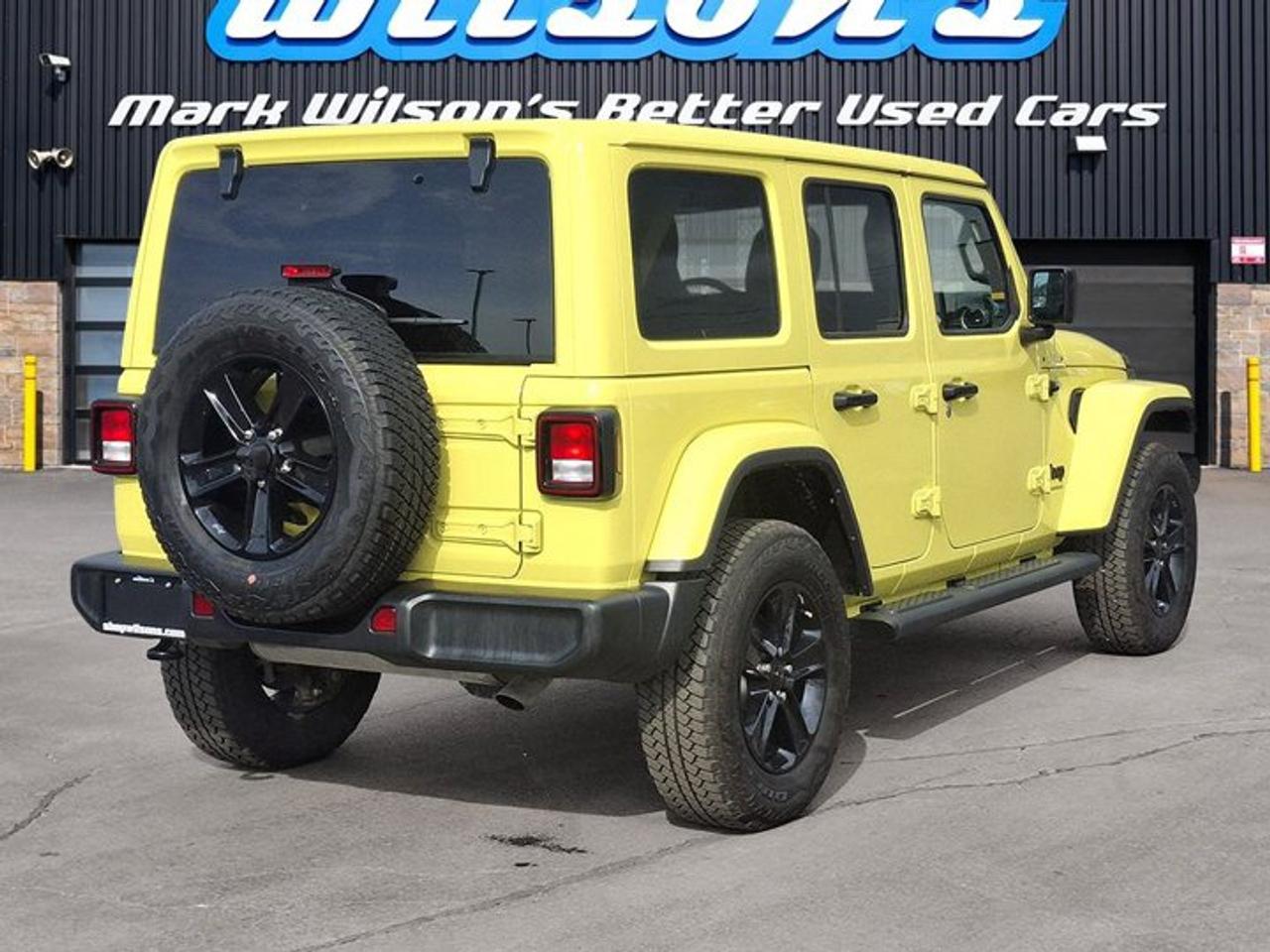 2023 Jeep Wrangler Sahara Altitude 4x4 | V6 | Leather | Heated Seats + Steering | Remote Start | Dual Top | and More ! Photo4