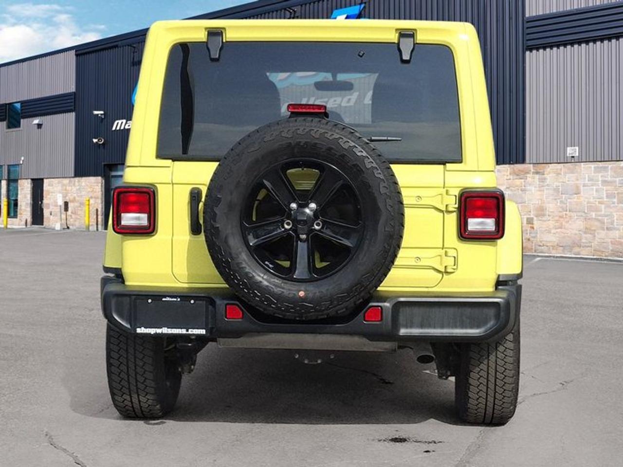 2023 Jeep Wrangler Sahara Altitude 4x4 | V6 | Leather | Heated Seats + Steering | Remote Start | Dual Top | and More ! Photo